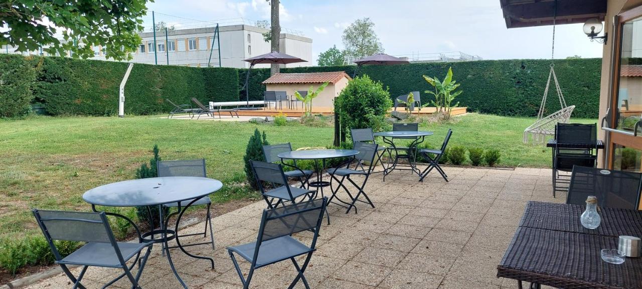 Отель Etesia Feurs Экстерьер фото
